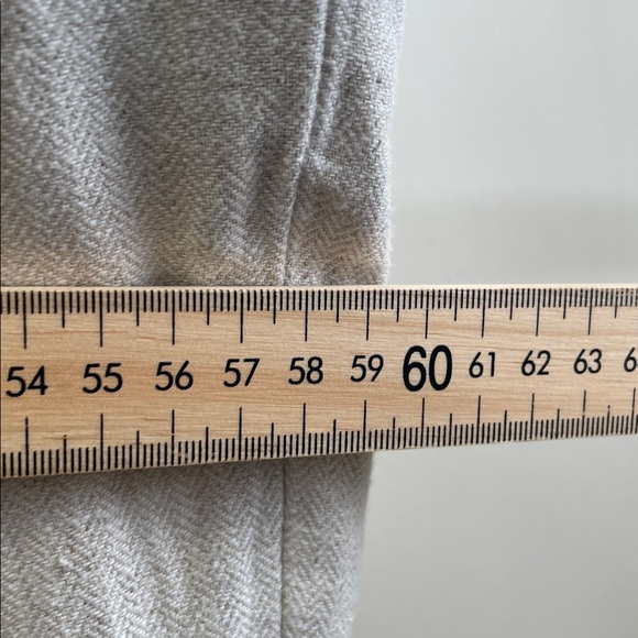 Banana Republic - Linen Blend Tailored Fit Preppy Ankle Pants - Cream - 36x32 - Picture 9 of 13